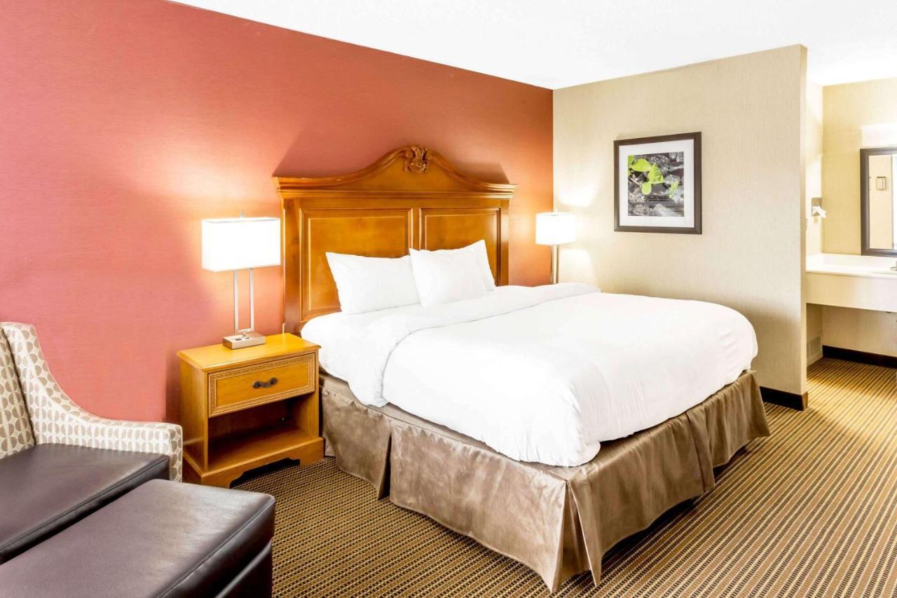 Ramada By Wyndham Salt Lake City North Temple Kültér fotó